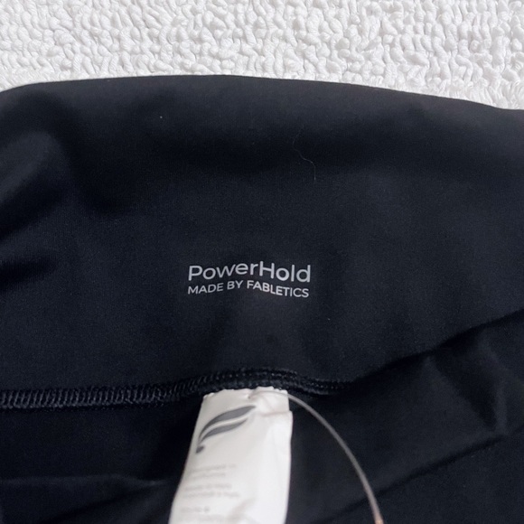 Black Fabletics Athleisure Set - Picture 12 of 15